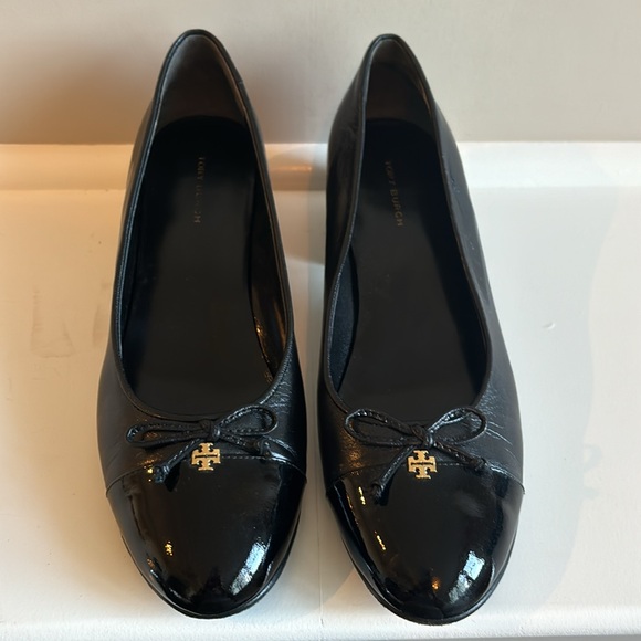 Tory Burch Cap Toe Pump EUC - Picture 2 of 7